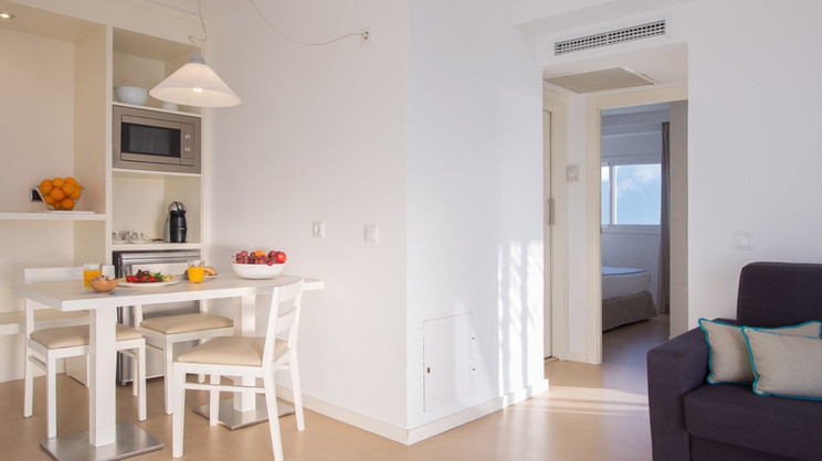 Las Gaviotas Suites Hotel